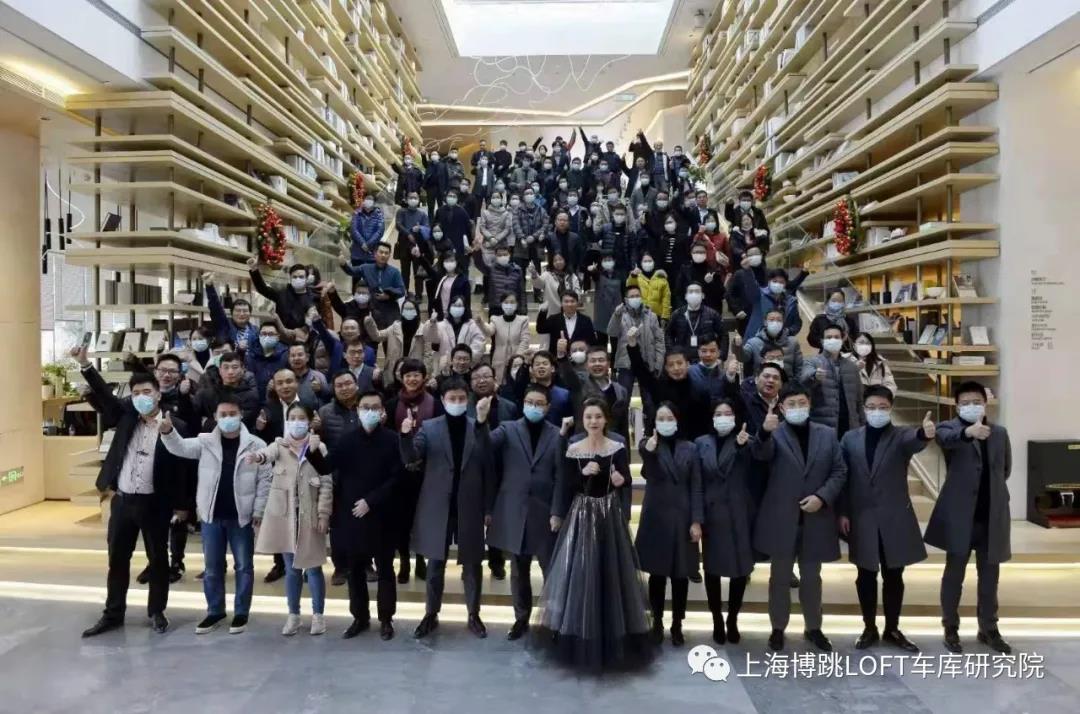 甘肃全国一百多人在华侨城汉口道6号参观研讨LOFT专利车库技术！